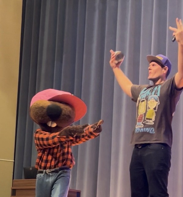 Skweezy Jibbs live on stage with Benny the Beaver at Oregon State University